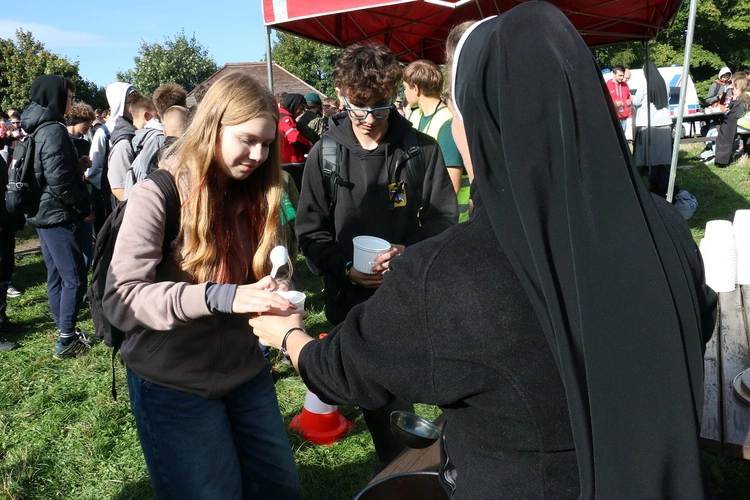 Spotkanie Młodych na Ślęży 2025 "Z nadzieją ku górze"