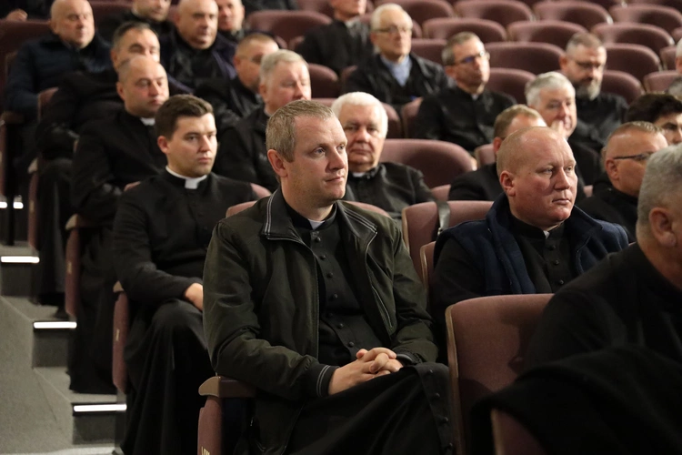 Szkolenie dla kapłanów