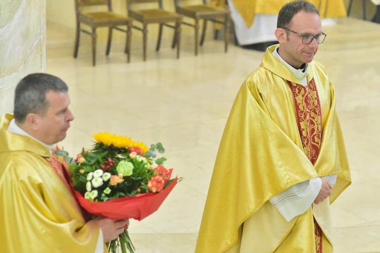 Czerń sutanny i biel dusz