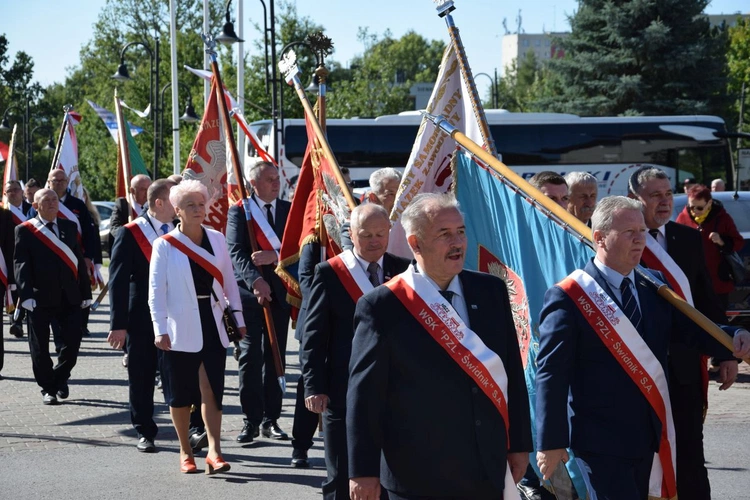 Pielgrzymka zbrojeniówki do MB Ostrobramskiej w Skarżysku-Kamiennej