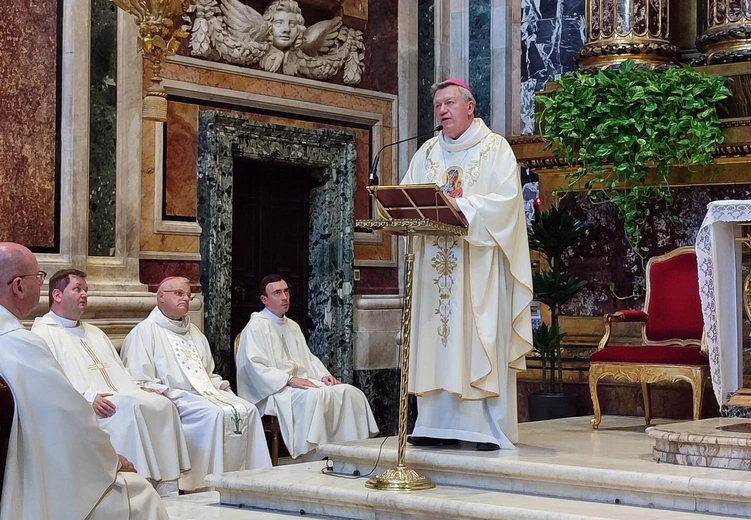 Abp Kupny: W dzisiejszym świecie, pełnym zawirowań i niepokojów, szukajmy pomocy Maryi
