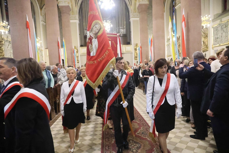 Pielgrzymka Straży Honorowej do Limanowej