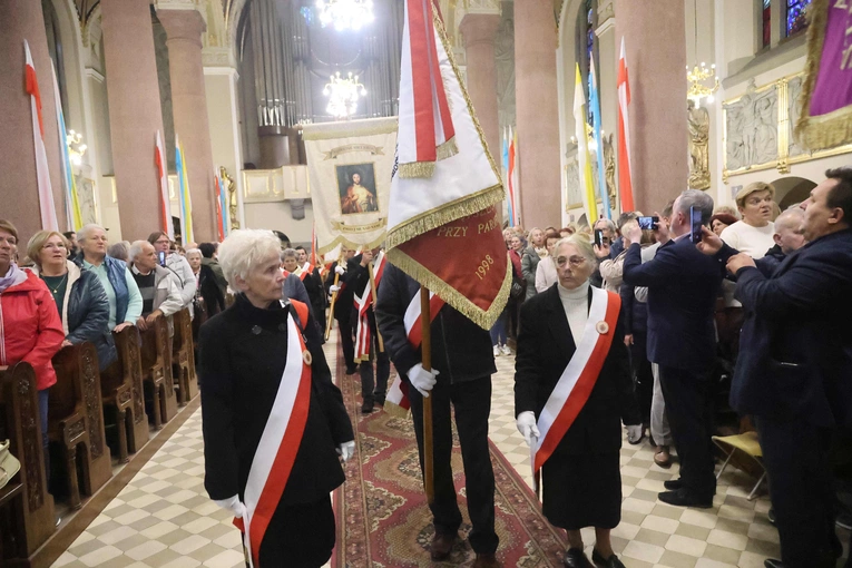 Pielgrzymka Straży Honorowej do Limanowej