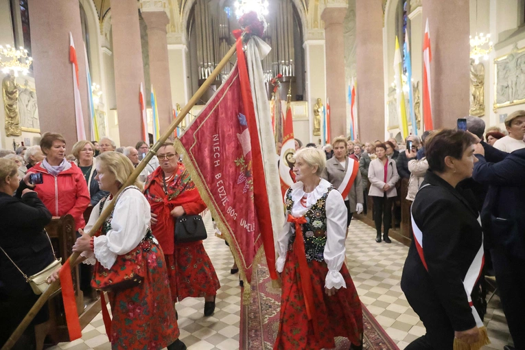 Pielgrzymka Straży Honorowej do Limanowej
