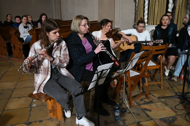 Wieczór św. Tereski w Strzelcach Opolskich