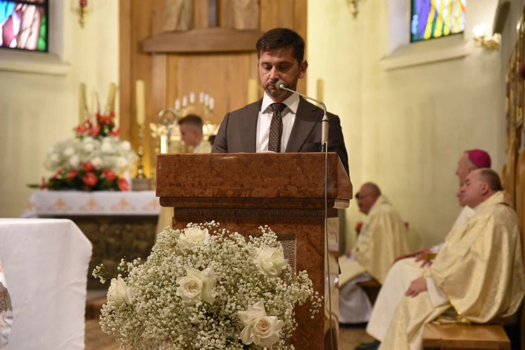 700 lat parafii w Iwkowej