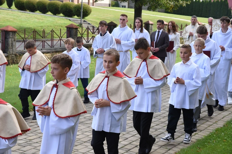 700 lat parafii w Iwkowej