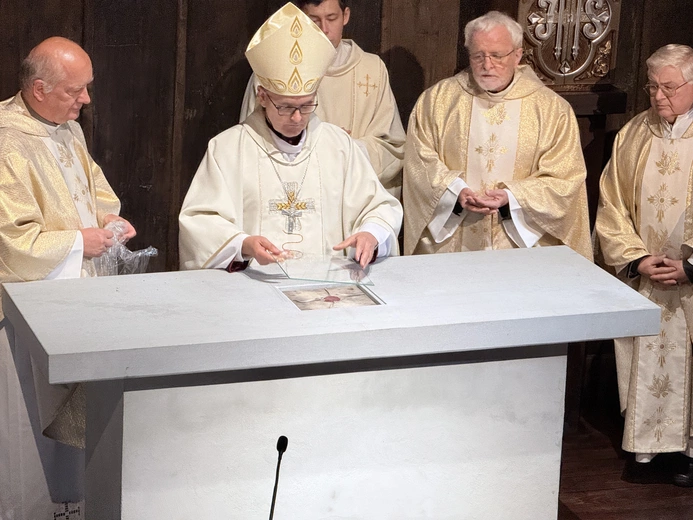 Poświęcenie odnowionego kościoła św. Michała