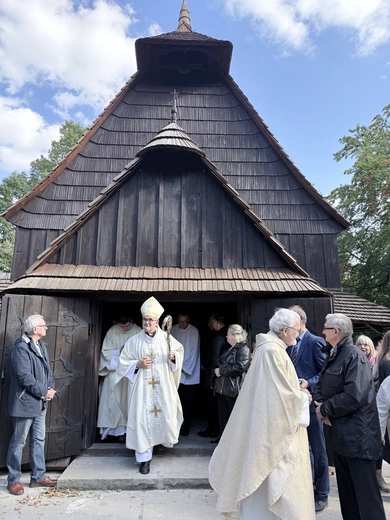 Poświęcenie odnowionego kościoła św. Michała