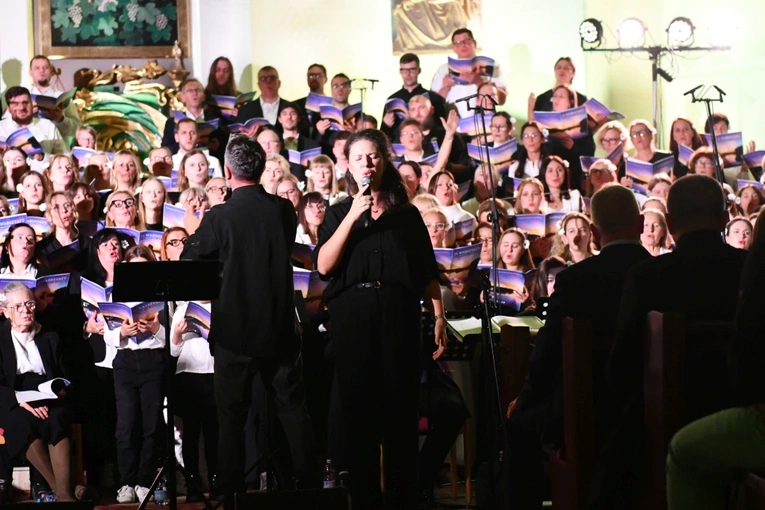 Koncert Wielbienia na zakończenie Zielonogórskich Warsztatów Liturgiczno-Muzycznych