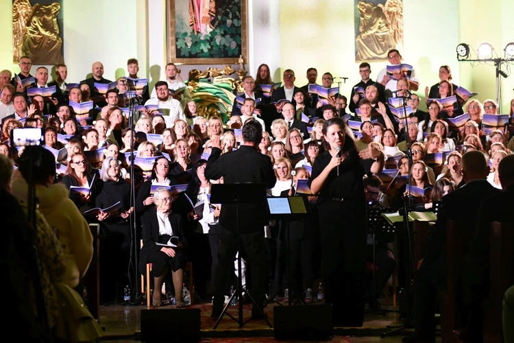 Koncert Wielbienia na zakończenie Zielonogórskich Warsztatów Liturgiczno-Muzycznych