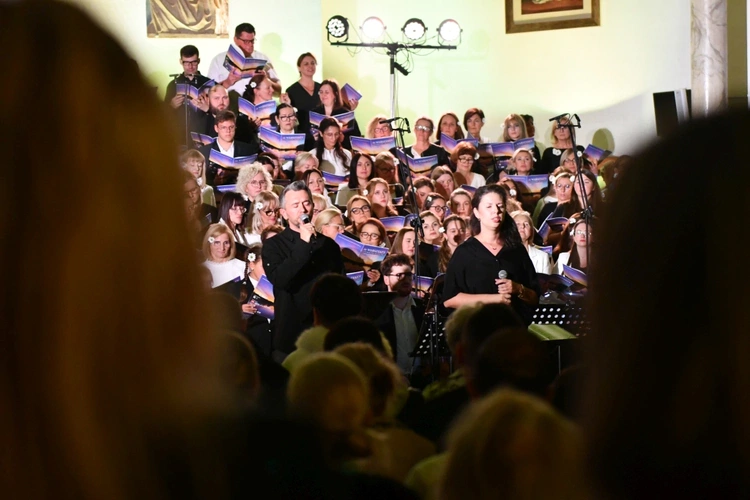 Koncert Wielbienia na zakończenie Zielonogórskich Warsztatów Liturgiczno-Muzycznych