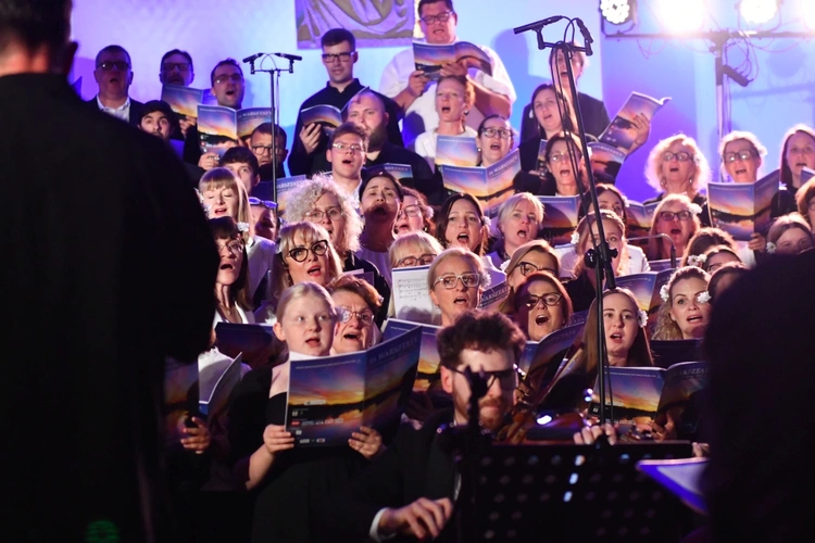 Koncert Wielbienia na zakończenie Zielonogórskich Warsztatów Liturgiczno-Muzycznych