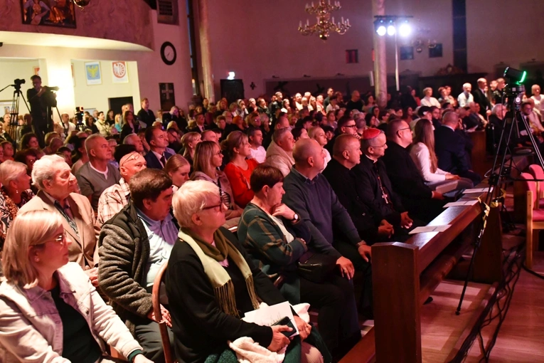 Koncert Wielbienia na zakończenie Zielonogórskich Warsztatów Liturgiczno-Muzycznych