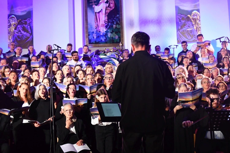 Koncert Wielbienia na zakończenie Zielonogórskich Warsztatów Liturgiczno-Muzycznych