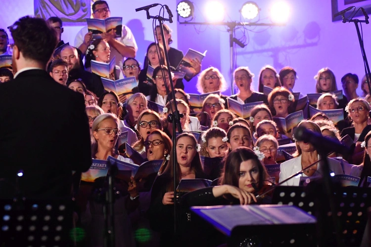 Koncert Wielbienia na zakończenie Zielonogórskich Warsztatów Liturgiczno-Muzycznych