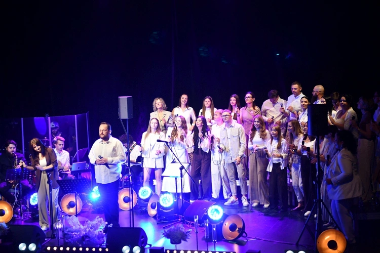 Chór Skrzydła w Radwanicach