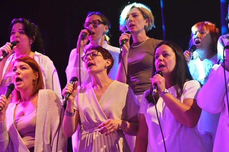 Chór Skrzydła w Radwanicach