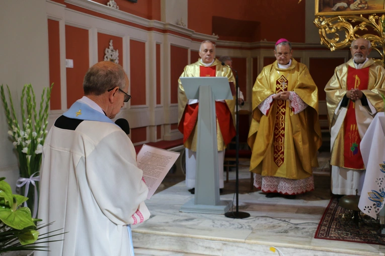 Smardzewo. Wprowadzenie relikwii św. Andrzeja Boboli i bł. kard. Stefana Wyszyńskiego