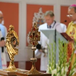 Smardzewo. Wprowadzenie relikwii św. Andrzeja Boboli i bł. kard. Stefana Wyszyńskiego