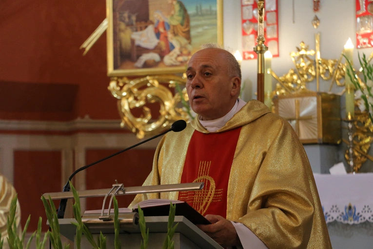 Smardzewo. Wprowadzenie relikwii św. Andrzeja Boboli i bł. kard. Stefana Wyszyńskiego