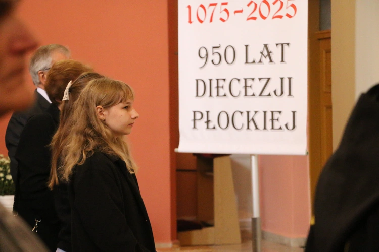 Smardzewo. Wprowadzenie relikwii św. Andrzeja Boboli i bł. kard. Stefana Wyszyńskiego