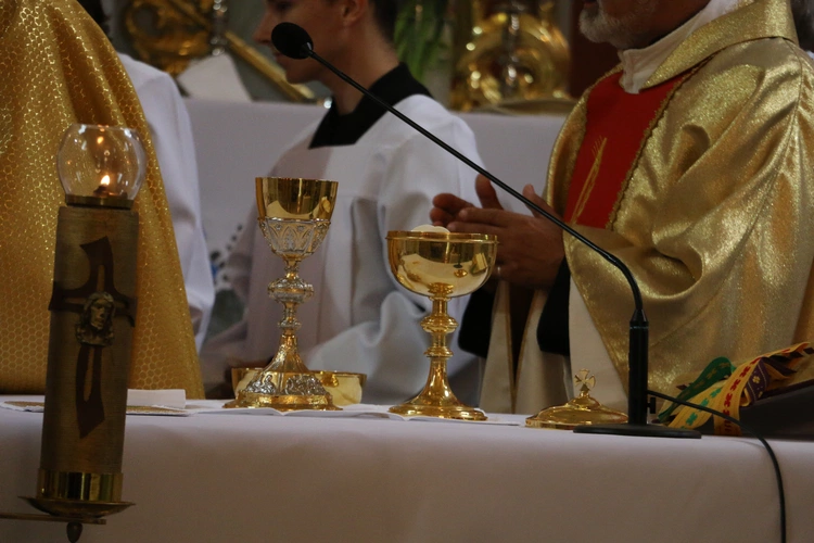 Smardzewo. Wprowadzenie relikwii św. Andrzeja Boboli i bł. kard. Stefana Wyszyńskiego