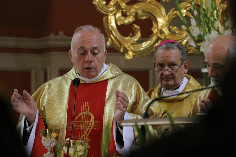 Smardzewo. Wprowadzenie relikwii św. Andrzeja Boboli i bł. kard. Stefana Wyszyńskiego