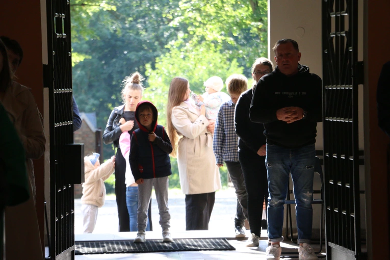 Smardzewo. Wprowadzenie relikwii św. Andrzeja Boboli i bł. kard. Stefana Wyszyńskiego