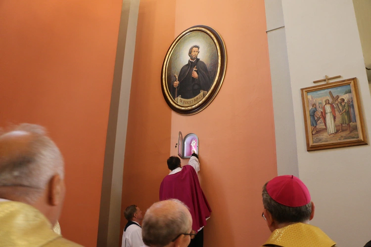 Smardzewo. Wprowadzenie relikwii św. Andrzeja Boboli i bł. kard. Stefana Wyszyńskiego