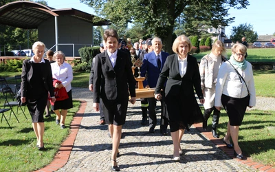 Smardzewo. Wprowadzenie relikwii św. Andrzeja Boboli i bł. kard. Stefana Wyszyńskiego