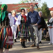 W ramach podsumowania projektu odbyły się także warsztaty z tańca ludowego.