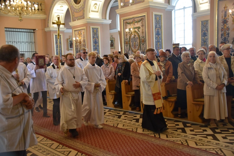 Mława. Dziękczynienie za 80 lat posługi sióstr misjonarek Świętej Rodziny