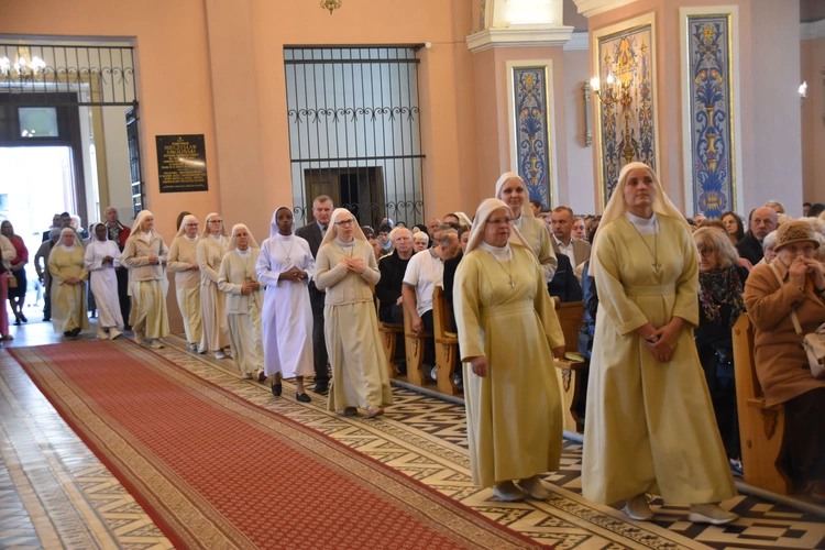 Mława. Dziękczynienie za 80 lat posługi sióstr misjonarek Świętej Rodziny