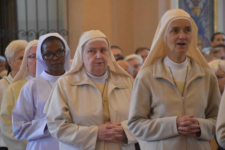 Mława. Dziękczynienie za 80 lat posługi sióstr misjonarek Świętej Rodziny