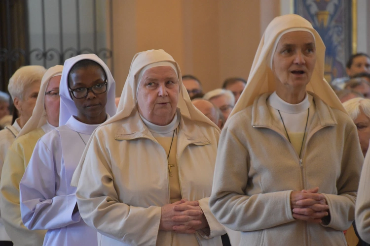 Mława. Dziękczynienie za 80 lat posługi sióstr misjonarek Świętej Rodziny