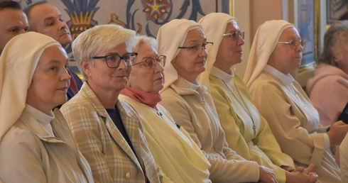"Te Deum" za 80 lat Misjonarek Świętej Rodziny w Mławie
