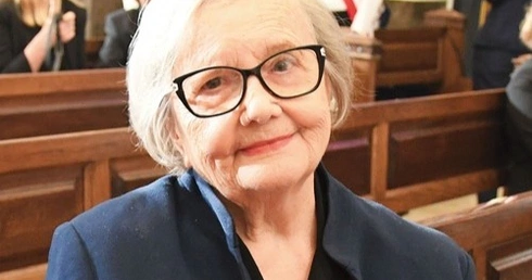 Pogrzeb spóźniony o 85 lat - 16 ofiar zbrodni katyńskiej doczekało się godnego pochówku