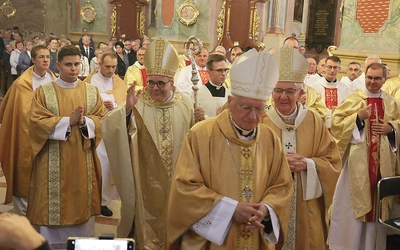  Dziękczynnej Eucharystii przewodniczył nuncjusz apostolski w Polsce abp Antonio Guido Filipazzi.