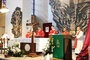 Niejednokrotnie Eucharystii przewodniczy biskup łowicki Wojciech Osial. 