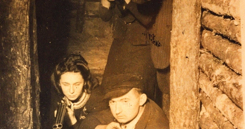 Bunkier nr 6 w Dąbrowie. Trwa szkolenie bojowe drużyn harcerskich podczas wojny.