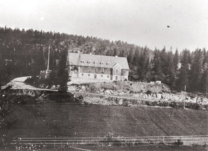  Dom zbudowany przez Niemców stał się azylem dla polskiej rodziny.