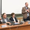 W panelu podsumowującym udział wzięli (od lewej): Tomasz Wicherkiewicz (UAM w Poznaniu), Ryszard Galla (Doradca Marszałka Sejmu RP ds. Mniejszości Narodowych i Etnicznych), Zuzanna Donath-Kasiura (Wicemarszałek WO), Marek Mazurkiewicz (UO), a poprowadził go Lucjan Dzumla (DWPN). 