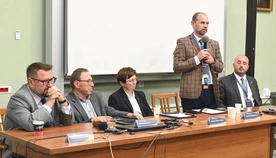 W panelu podsumowującym udział wzięli (od lewej): Tomasz Wicherkiewicz (UAM w Poznaniu), Ryszard Galla (Doradca Marszałka Sejmu RP ds. Mniejszości Narodowych i Etnicznych), Zuzanna Donath-Kasiura (Wicemarszałek WO), Marek Mazurkiewicz (UO), a poprowadził go Lucjan Dzumla (DWPN). 