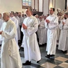 – Albo widzę całość, która ma dziury, albo widzę dziury w całym. Tak możesz patrzeć na swoją rodzinę, pracę, Kościół, świat i życie. To można w sobie kształtować: takie spojrzenie przesiąknięte nadzieją albo spojrzenie przesiąknięte rozpaczą – zaznaczył metropolita warszawski.