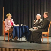 Rozmowę poprowadziła dr Izabela Fac.