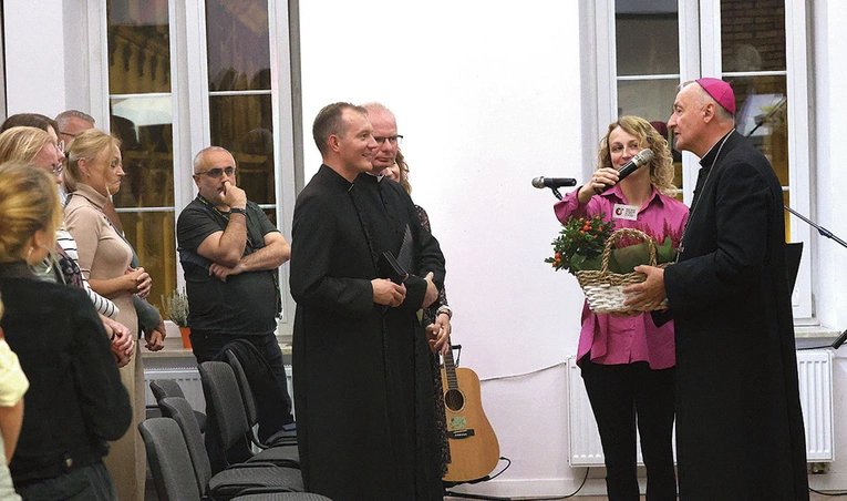 Spotkanie bp. Andrzeja  Jeża z SNE. 