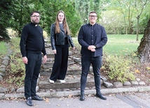 – Warto do nas dołączyć, bo DA to przestrzeń, którą tworzą ludzie młodzi dla młodych – zapraszają na spotkania ks. Adrian Jakubiak, Martyna Sambor i Kacper Wlazło.