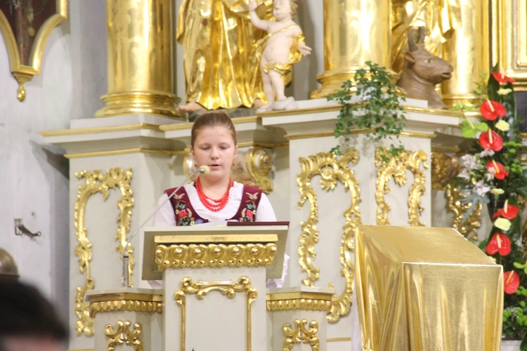 Bochnia. Rozpoczęcie Tygodnia Maryjnego i wprowadzenie relikwii bł. Jerzego Popiełuszki