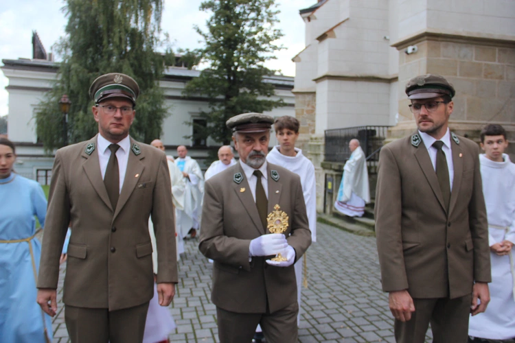 Bochnia. Rozpoczęcie Tygodnia Maryjnego i wprowadzenie relikwii bł. Jerzego Popiełuszki